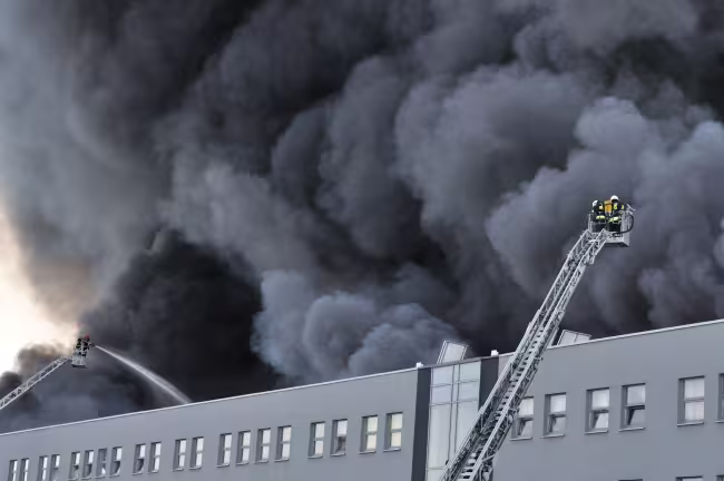 heavy smoke from active commercial fire