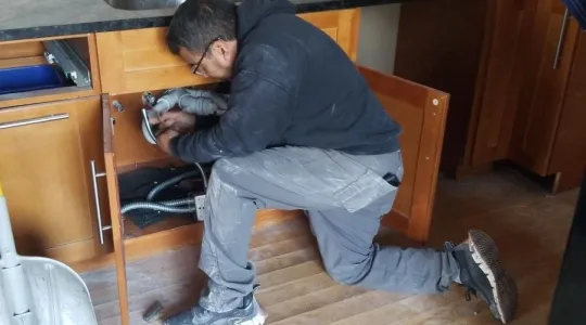 burst-pipe-in-the-kitchen