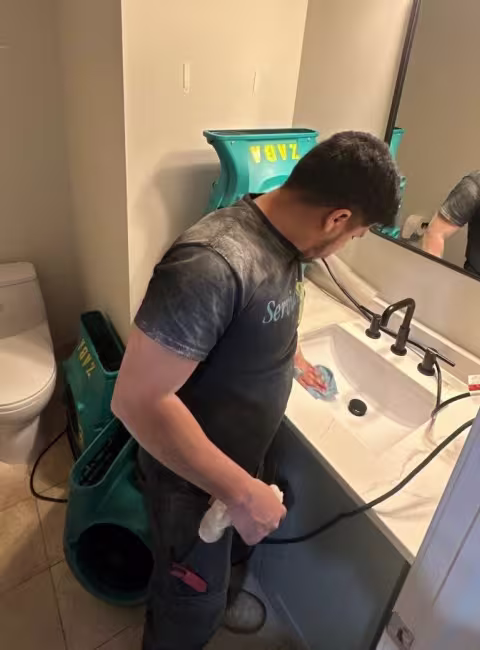 toilet-wont-flush-frozen-pipes