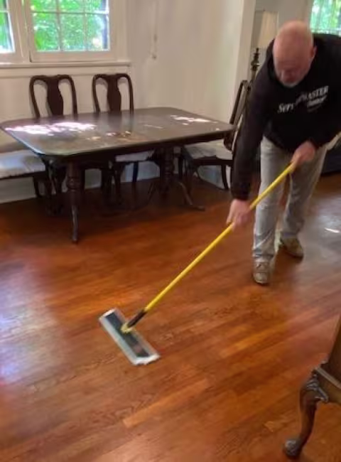 laminate-flooring-water-damage