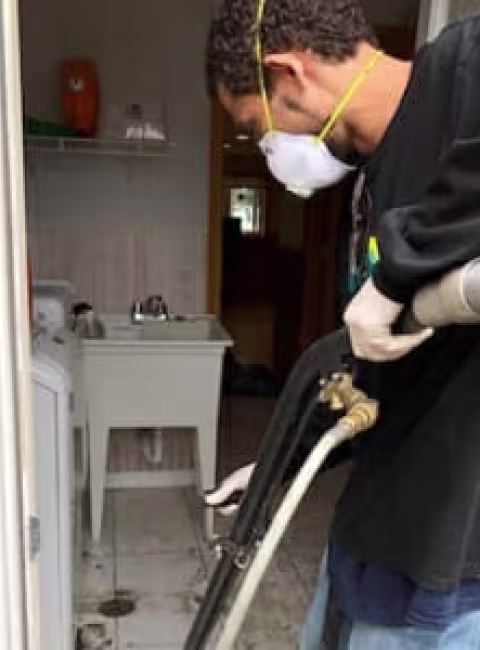 water-damage-restoration-technician