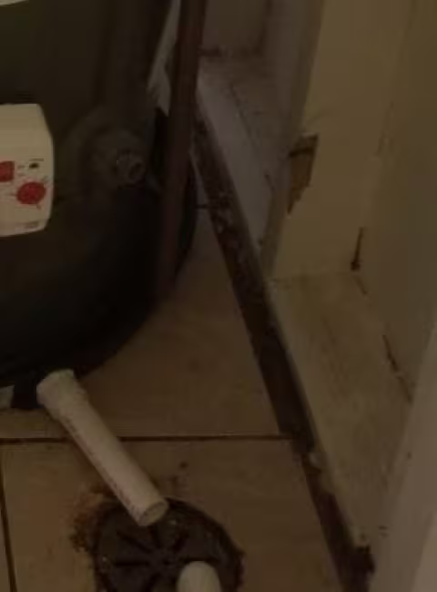 water-heater-leaking
