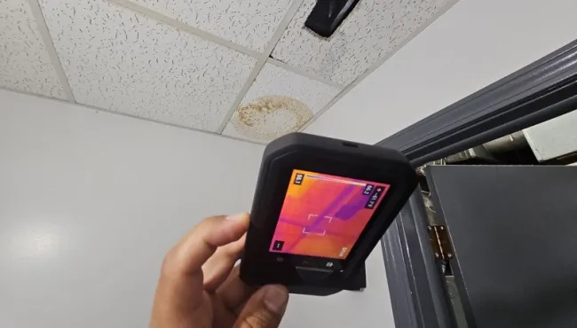 commercial-roof-leaking