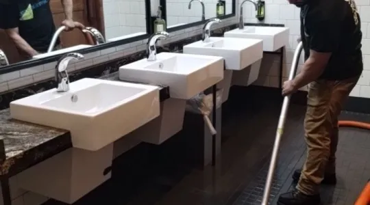 restaurant-bathroom-cleaning-checklist